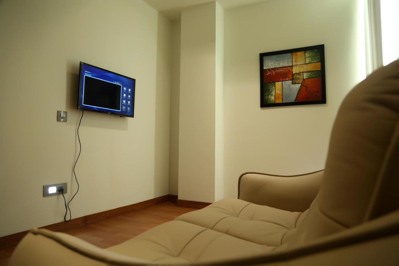 Hotel Imperia Suites Jalandhar Bagian luar foto