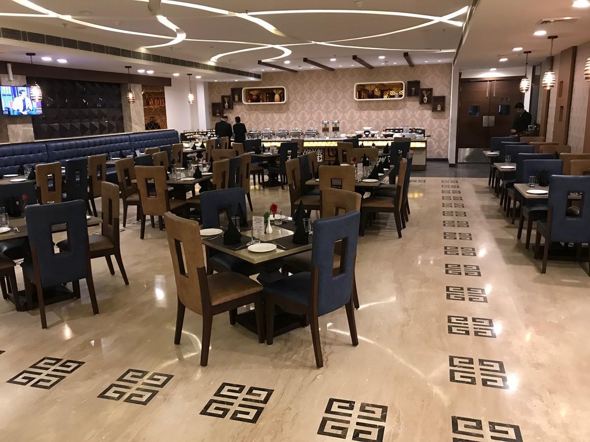 Hotel Imperia Suites Jalandhar Bagian luar foto