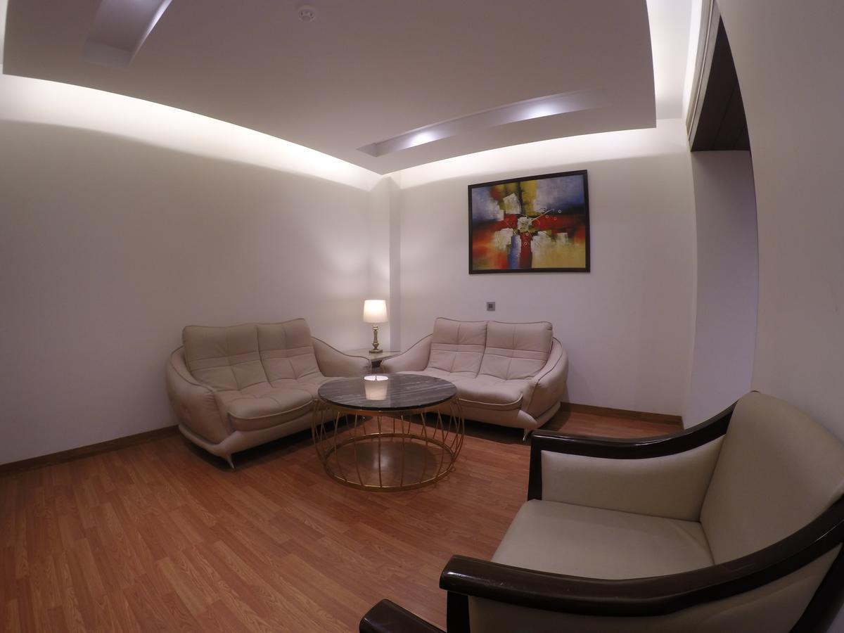 Hotel Imperia Suites Jalandhar Bagian luar foto
